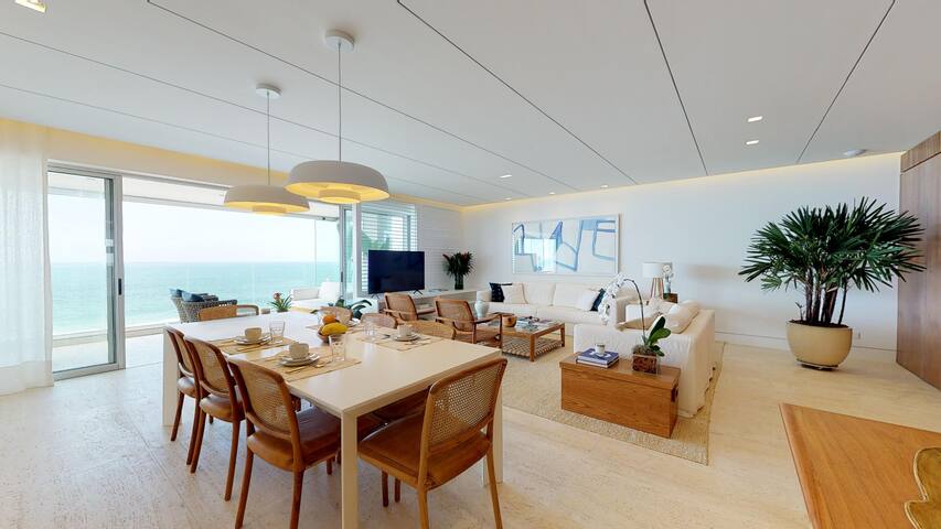 Leblon Beach Front gallery image 3