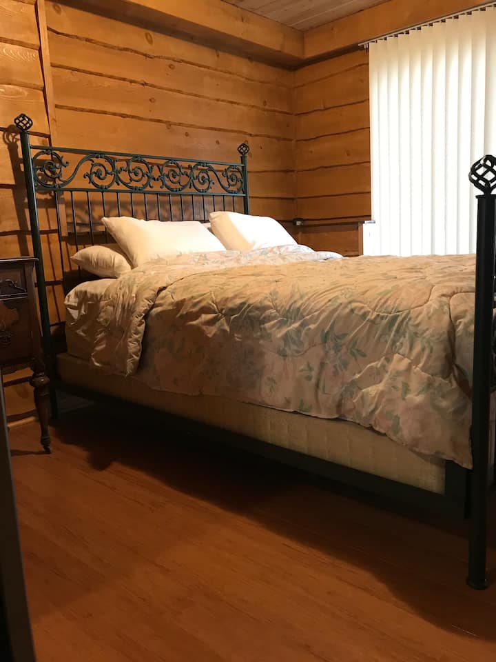 Lôžka je možné nakonfigurovať podľa vašich potrieb - 4 veľké a 4 poschodové súpravy k dispozícii.