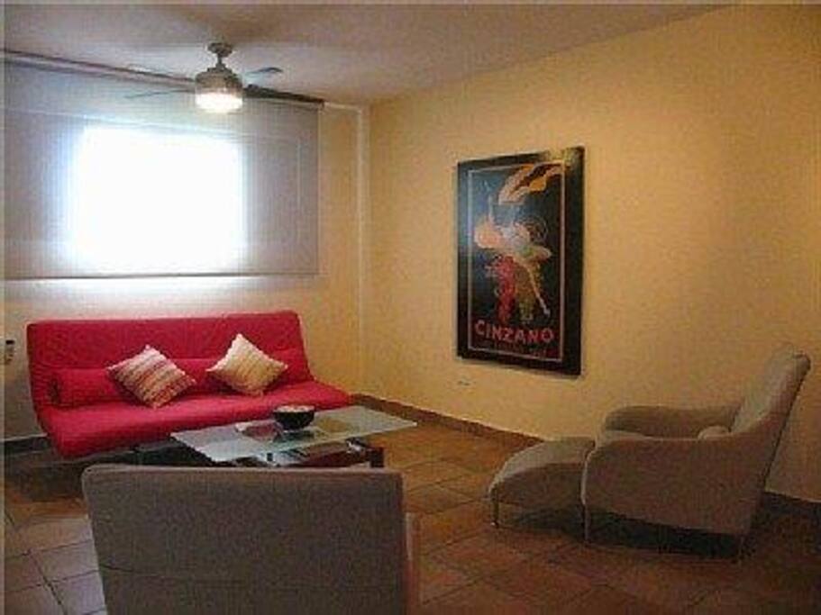 FAMILY WITH QUEEN SOFA BED