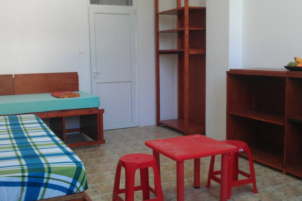 bedroom 2 bed