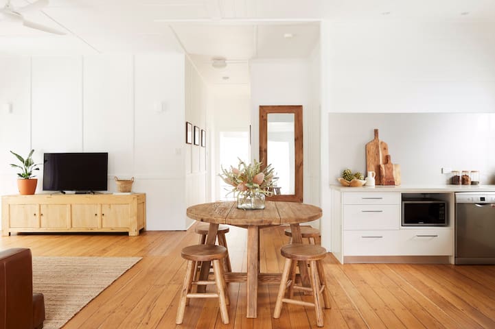 Paradiso Property Byron Beach House w heated pool