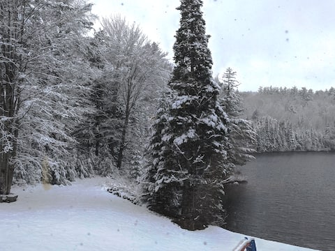 Blue Loon Cabin: Lakefront in White Mountains