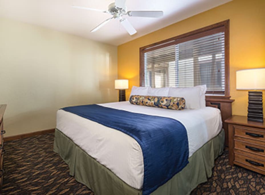 This picture does not show the specific unit being rented. The unit rented will be based on which units are available upon check-in. These pictures are meant to show the property and an example of the room style and décor.