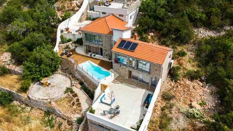 Villa Diva - Montenegro IvaDivastays dot com