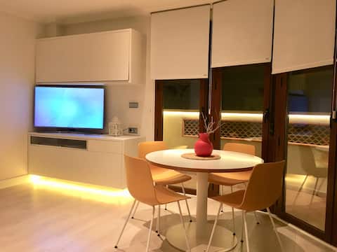 Popular Airbnb listing: ESTHER AND JAVI'S HOUSE. Elche. Centrally located and modern in Elx / Elche