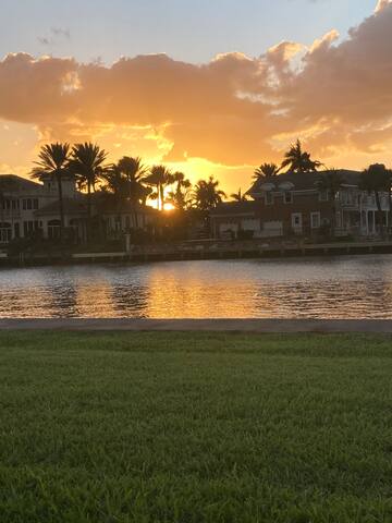 Beach Resort Villa M on Ocean +Intracoastal Side gallery image 3