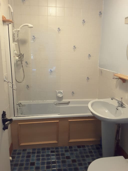 En suite with bath, shower and toilet