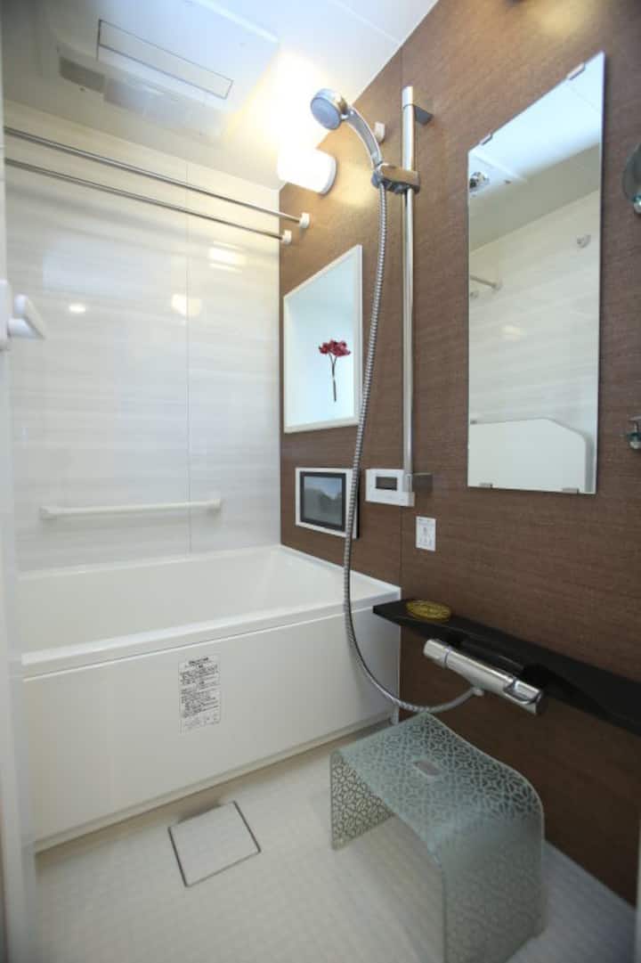Doutonbori 1min 黒門市場／Nihonbashi 1min Downtown 大阪