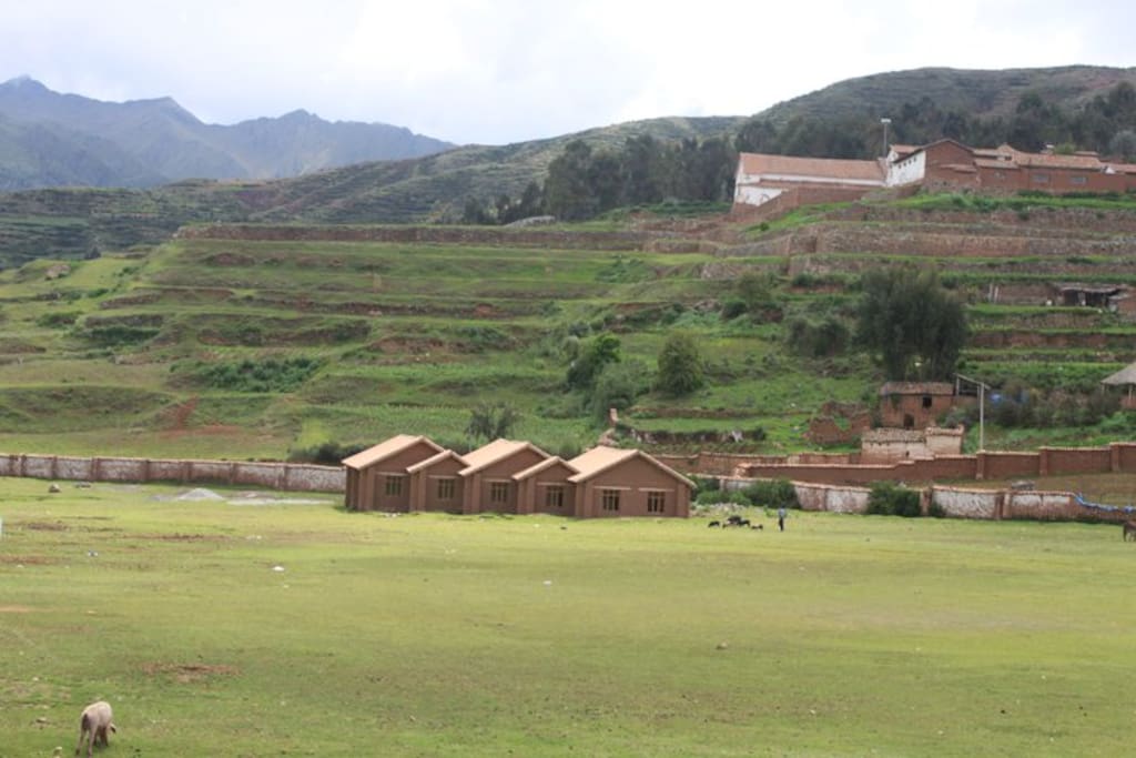 Chinchero Homestay & Inca Textiles Chinchero, Av. Querapata MZ . V Lt: No 7 , contactos: reservasincadiscoverytours@gmail.com Cel: 959287106