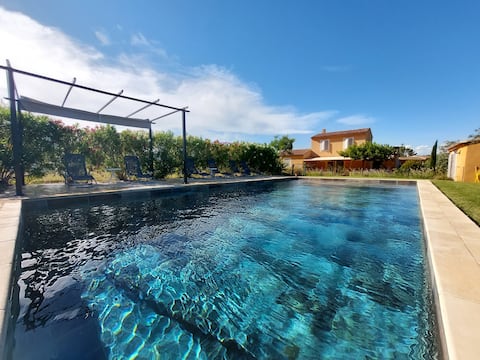 In Provence, Luberon, villa with pool in Maubec