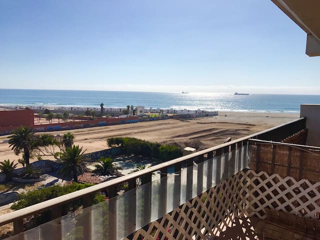 Relax and enjoy ocean/city view