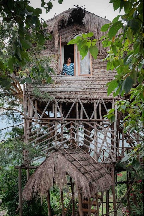 Erumadam - The Treehouse at Marayoor, Munnar
