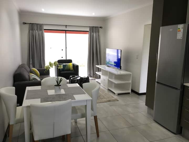 Neat & safe 2 bd room(No loadshedding in the area)