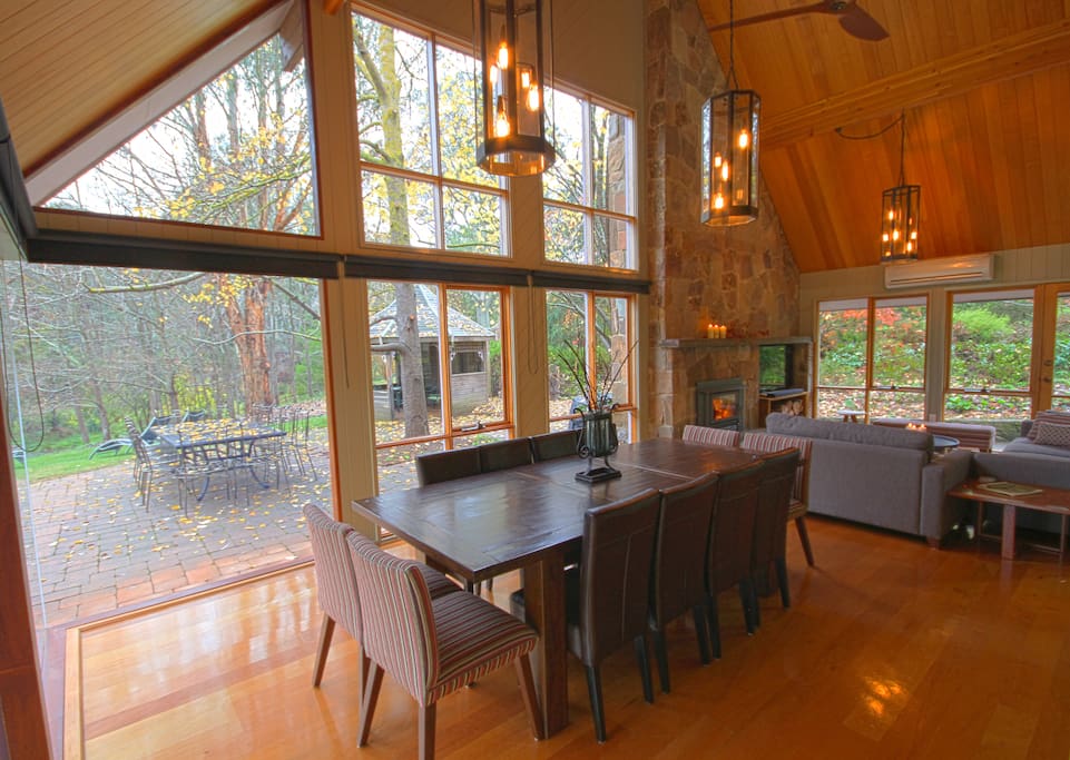 Lounge and dining space with beautiful views to the river and garden!