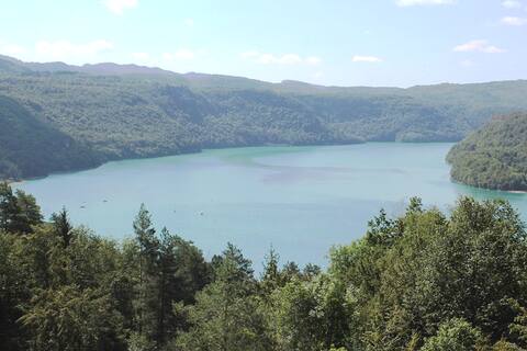 The Belle escape, splendid view of the lake