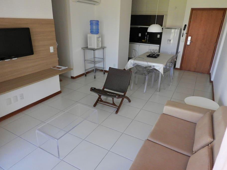 Living room/Sala de estar
