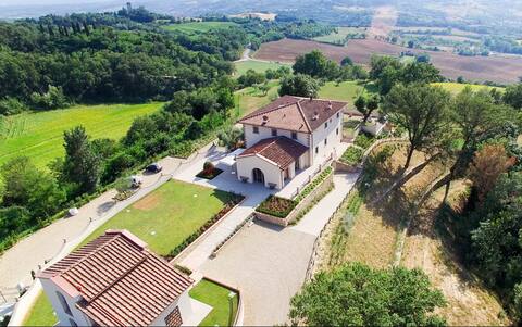 Villa, A/C,saltwater pool,sauna,near Mall outlet