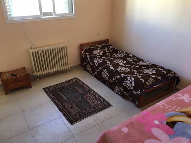 Private room with 2 beds @ Netanya