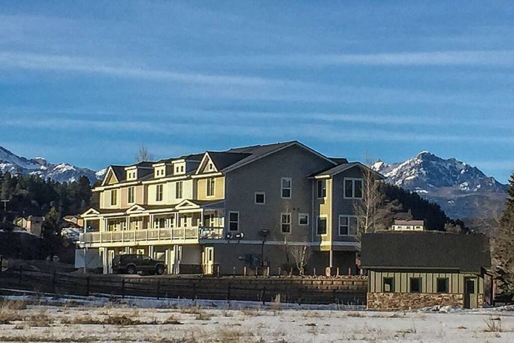 Spectacular Mountain Views.