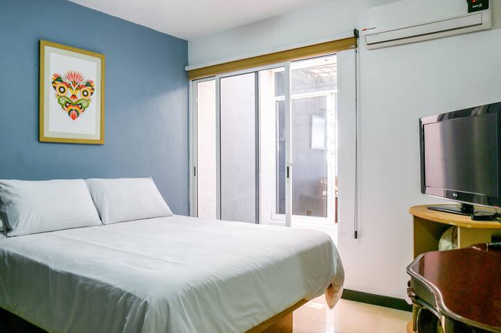 Great location, beach at front door