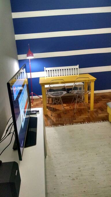 Smart TV 50'' - Netflix, YouTube etc.