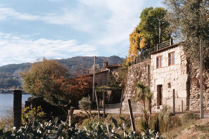 NEW! Your cosy place in Gerês feets from the water