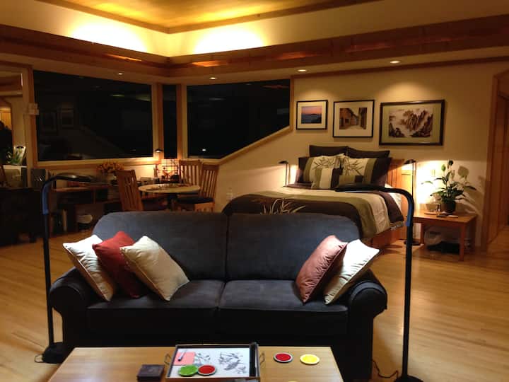 Private Suite, Huge Wilderness View, Solar Ranch Ranches for Rent in