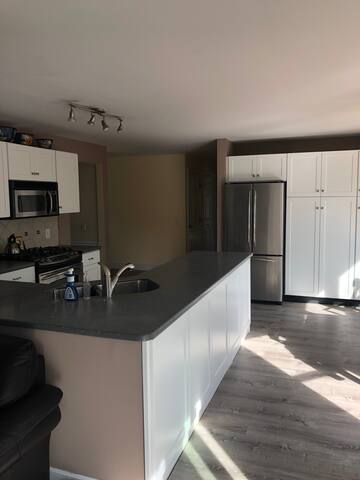 Pool! Great for families! Close to Newport! gallery image 4