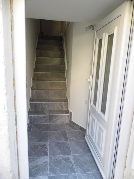 Entrance (first part of the stairway)