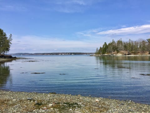 Schooner Head Cottage at Bay Meadow