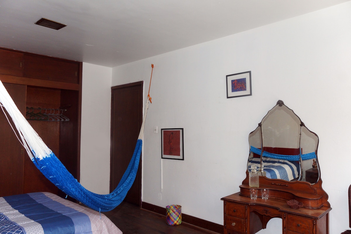 ห้อง 2 และตู้เสื้อผ้า