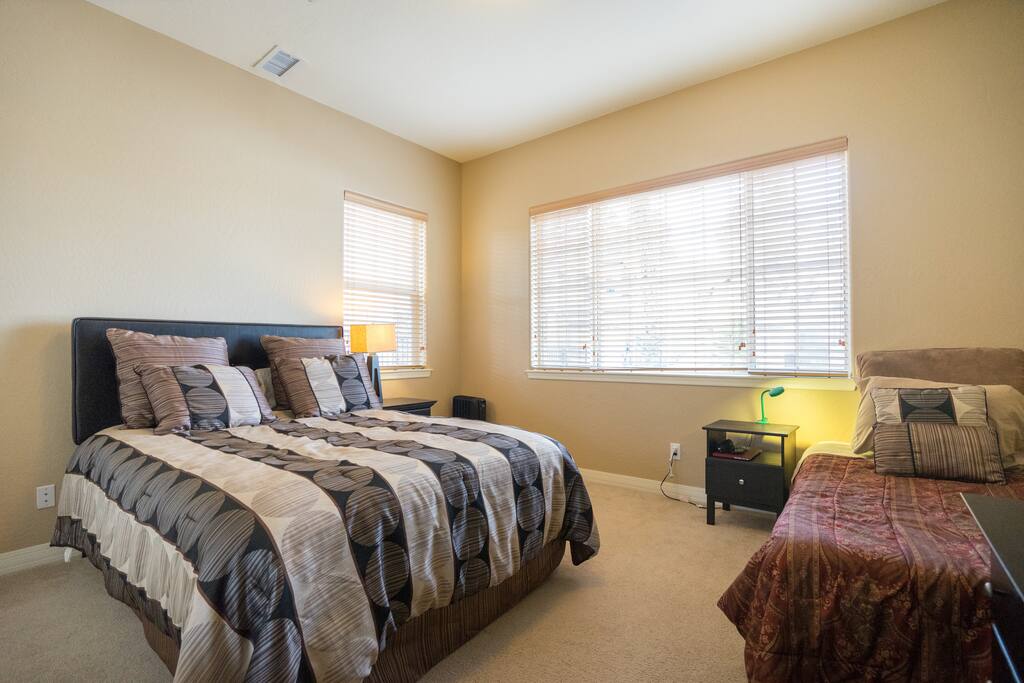 Lower bedroom