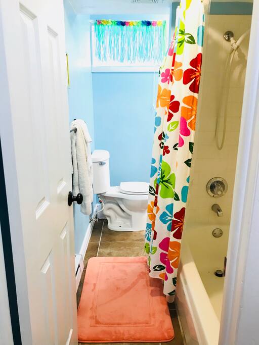 Take a trip to Hawaii every time you step into the bathroom.