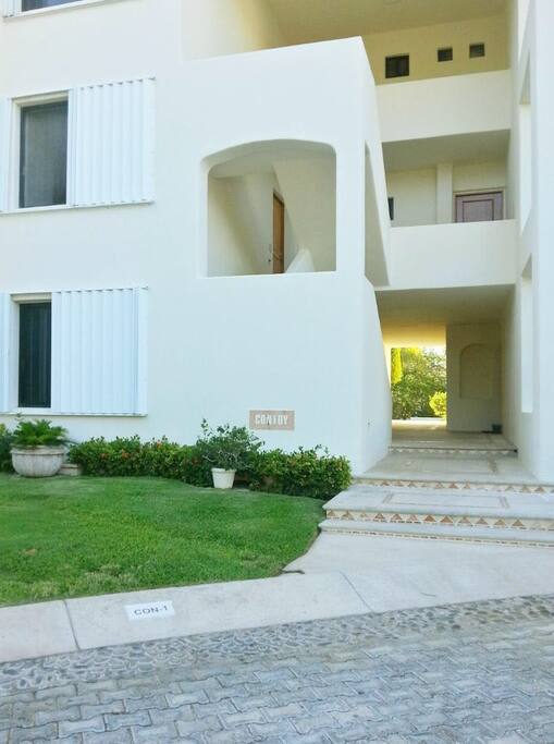 Building / Edificio Contoy