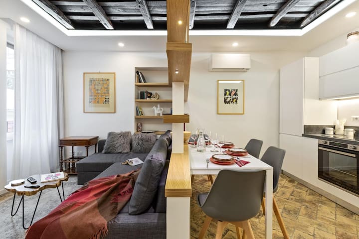 Monti Duplex – 5 min walk to Colesseum gallery image 2