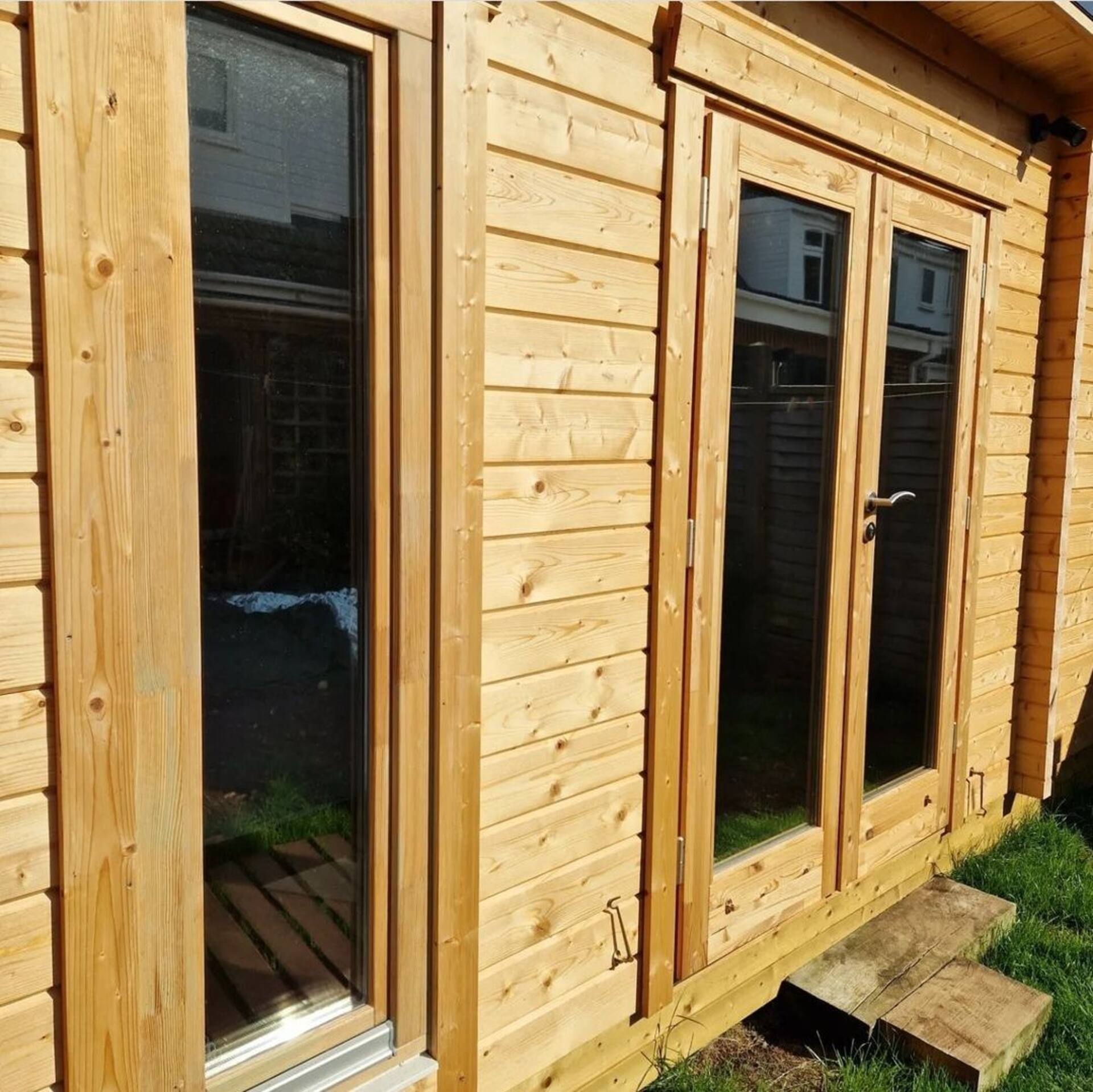 Wood Cabin near the Vale