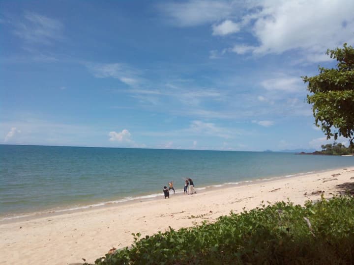 Pandan Beach Home Stay Cottages For Rent In Lundu Sarawak Malaysia