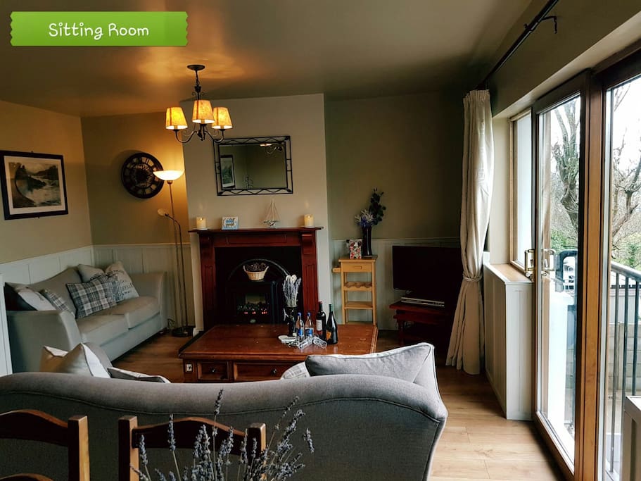 Cosy living room to kick off your shoes and relaxing for the evening