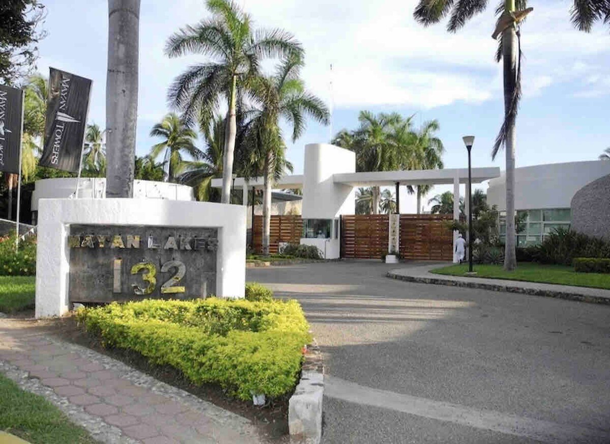 Mayan Lakes! Pool, Wifi, AC and more! — 2 bedroom vacation rental in Acapulco