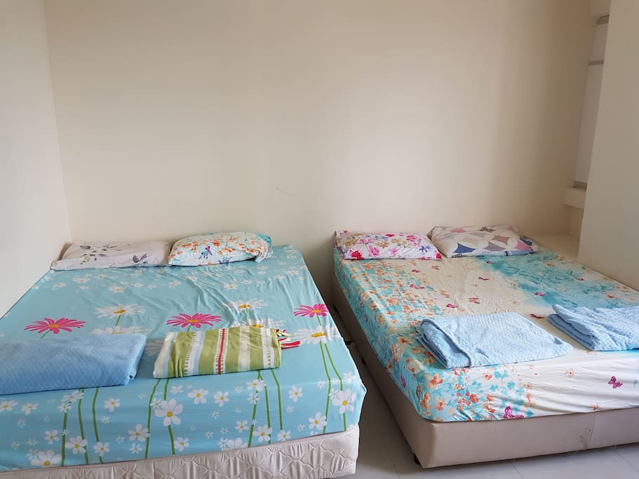 2 queen size beds