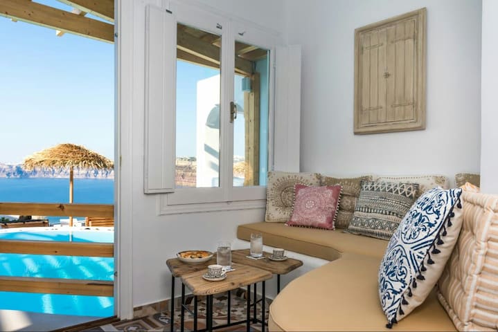Summer Lovers Villa | Private Spa & Outdoor Pool gallery image 2