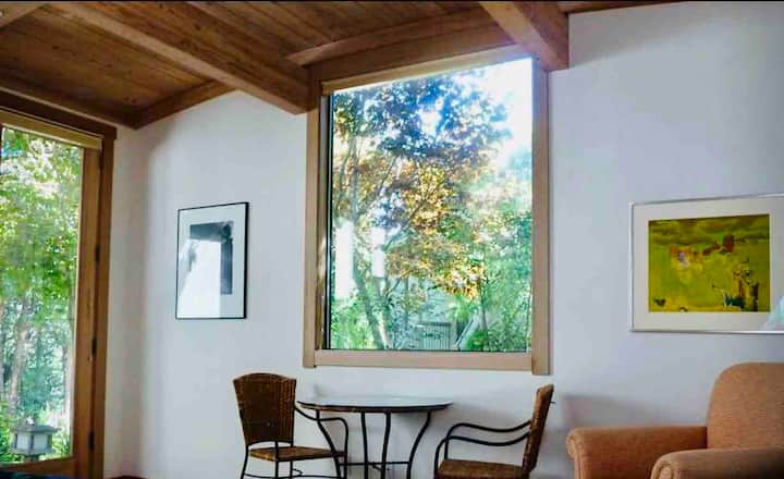 Maple Cottage - peaceful and elegant