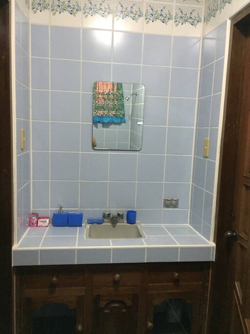 Rest room lavatory