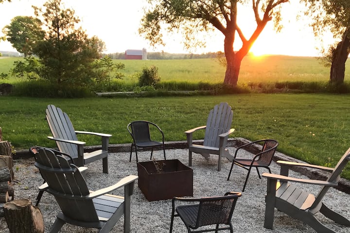 Spectacular Sunsets  at  3 BR Classic Farm House