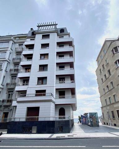 WaterFront Apartment gallery image 3