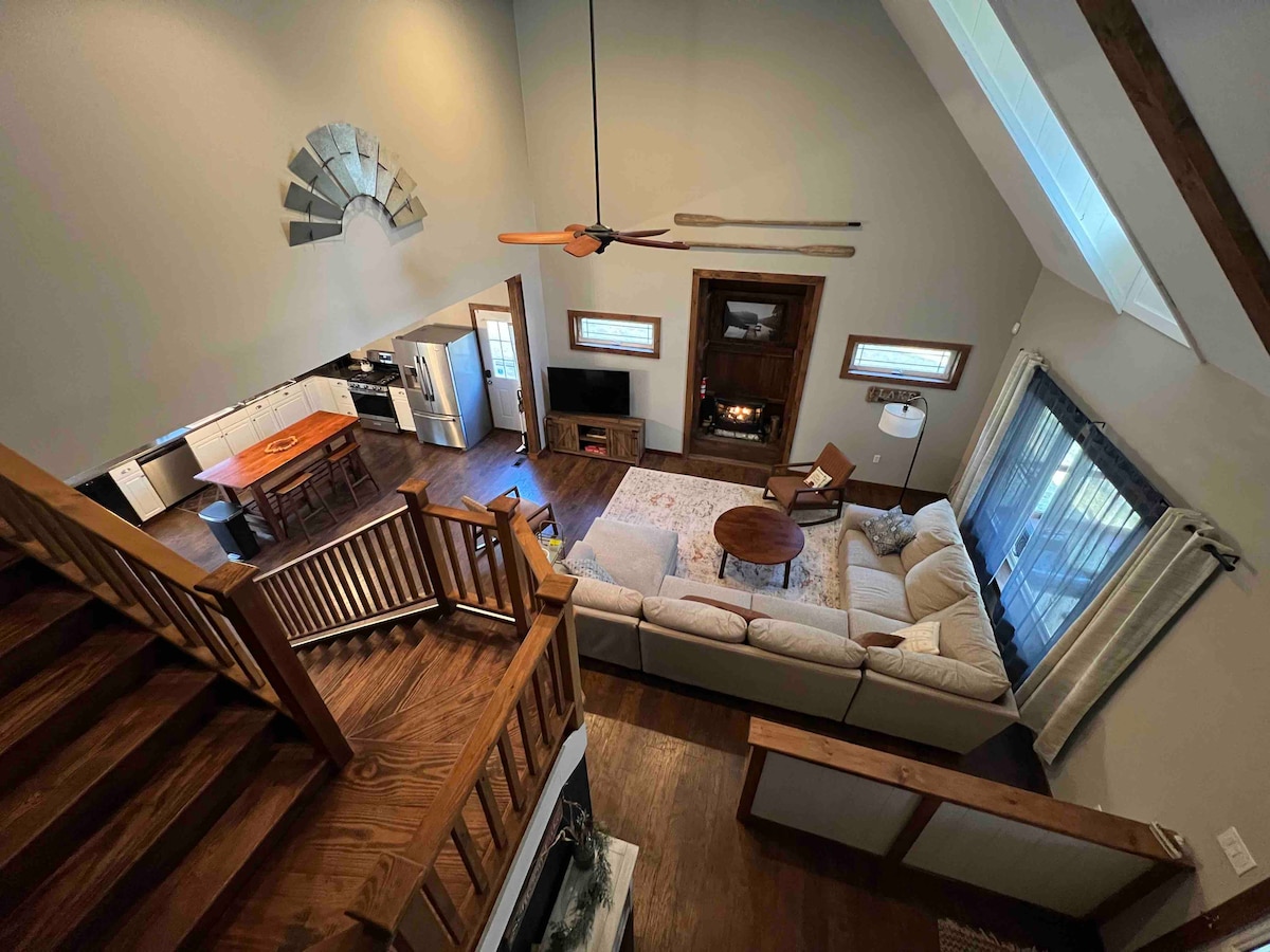 NEW ADK Lodge! 5min to beach & heart of Schroon Houses for Rent in