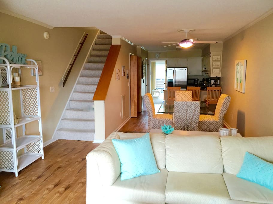 living/dining area