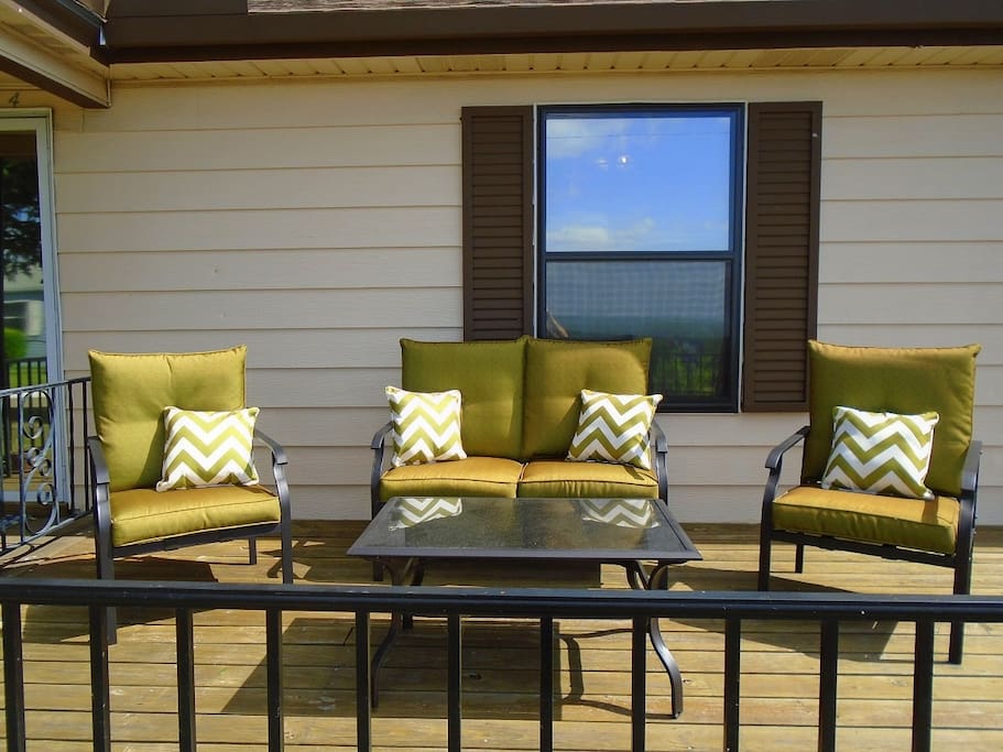 Relax on the front deck looking at the Amazing View!!