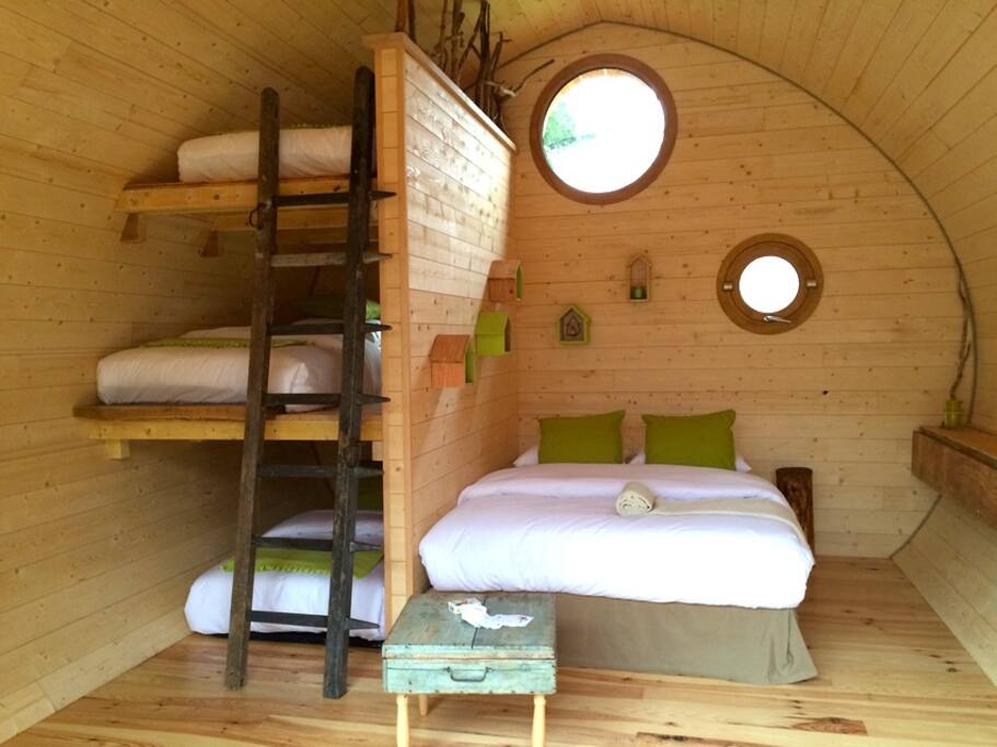 Son intérieur chaleureux.