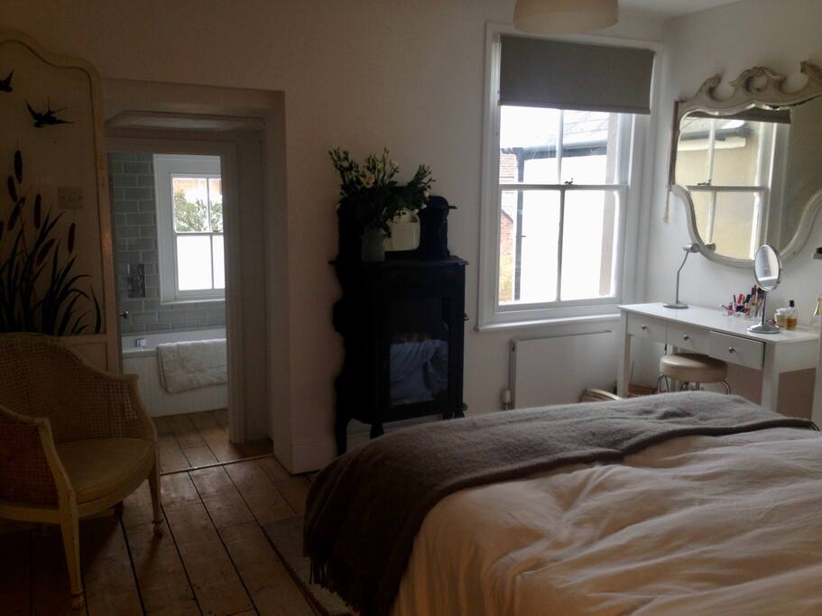 Bedroom through to ensuite